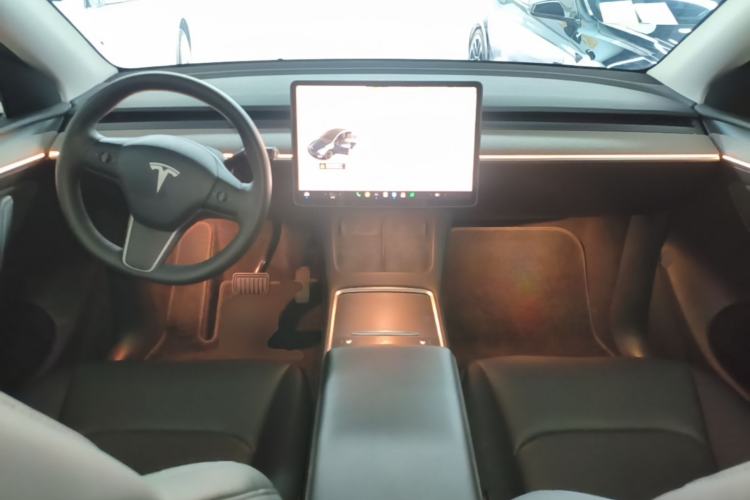 Used Tesla Model Y 2024 Rear-Wheel-Drive Version Center Console