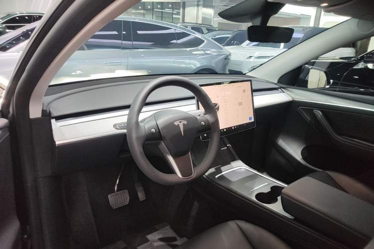Used Tesla Model Y 2024 Rear-Wheel-Drive Version Center Console