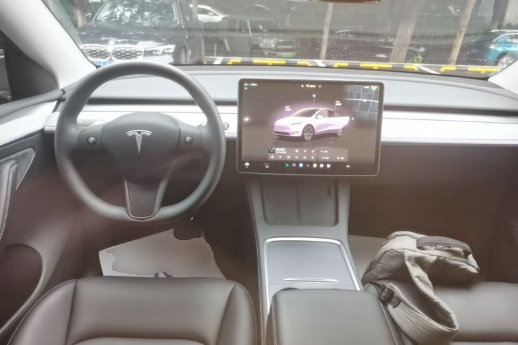 Used Tesla Model Y 2024 Rear-Wheel-Drive Version Center Console