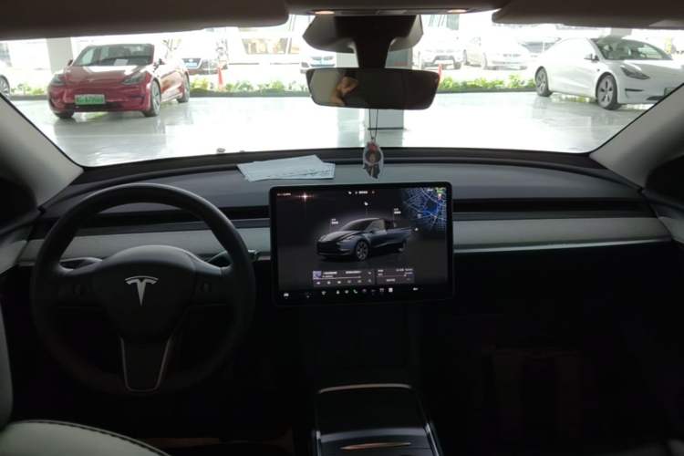 Used Tesla Model Y 2024 Rear-Wheel-Drive Version Center Console