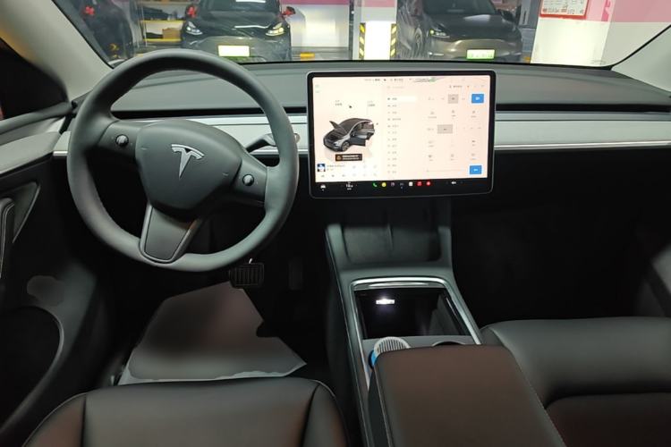 Used Tesla Model Y 2024 Rear-Wheel-Drive Version Center Console