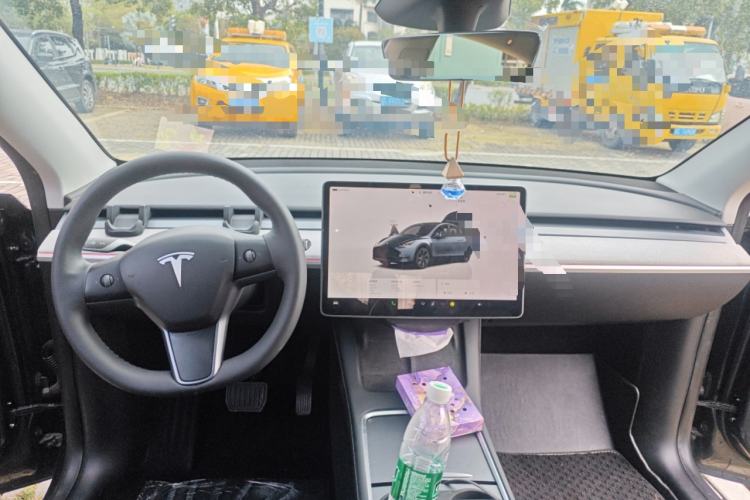 Used Tesla Model Y 2024 Rear-Wheel-Drive Version Center Console
