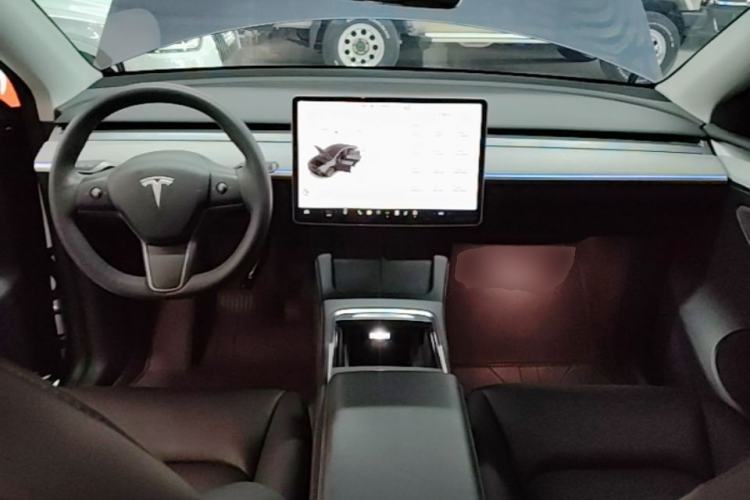 Used Tesla Model Y 2024 Long-Range All-Wheel-Drive Version Center Console