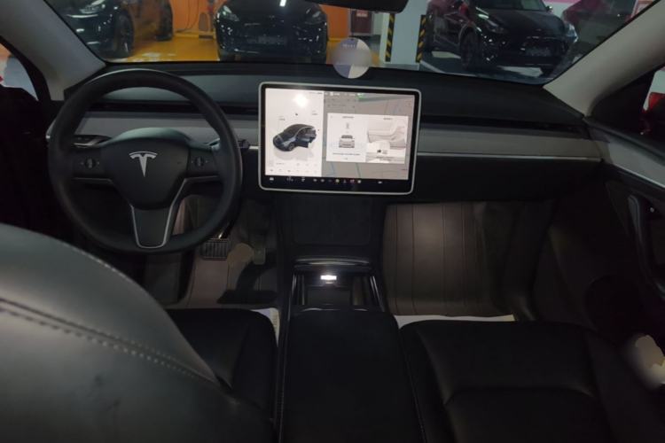 Used Tesla Model Y 2024 Rear-Wheel-Drive Version Center Console