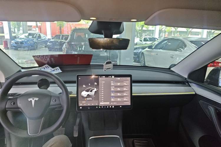 Used Tesla Model Y 2024 Rear-Wheel-Drive Version Center Console