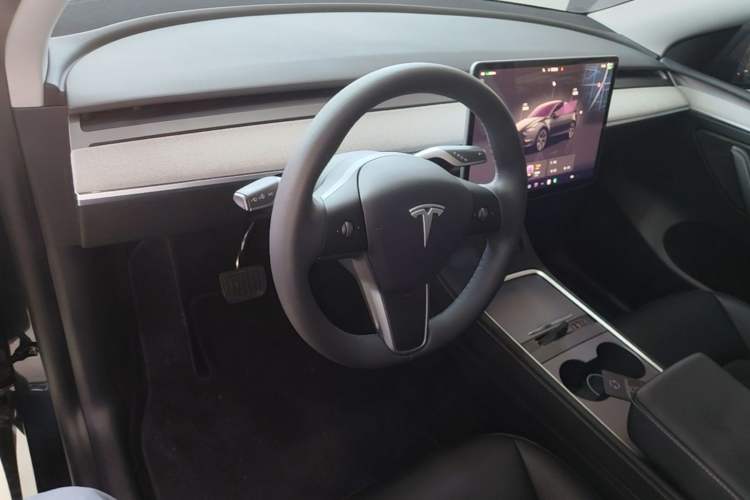 Used Tesla Model Y 2024 Rear-Wheel-Drive Version Center Console