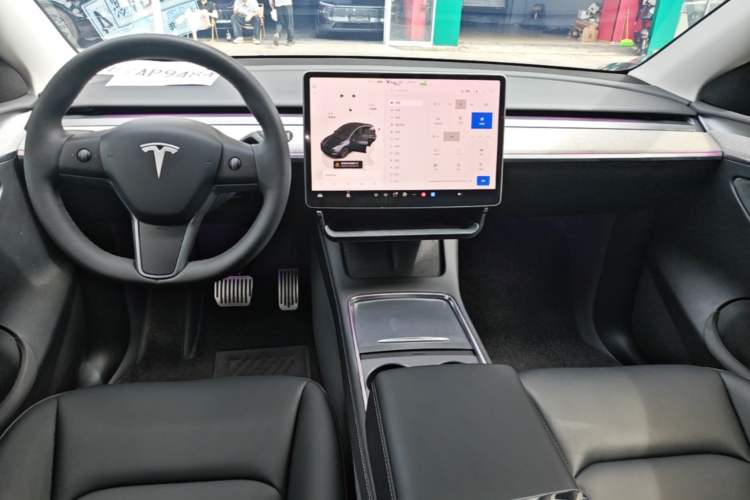Used Tesla Model Y 2024 Rear-Wheel-Drive Version Center Console