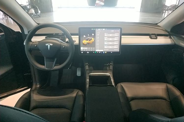 Used Tesla Model Y 2024 Rear-Wheel-Drive Version Center Console