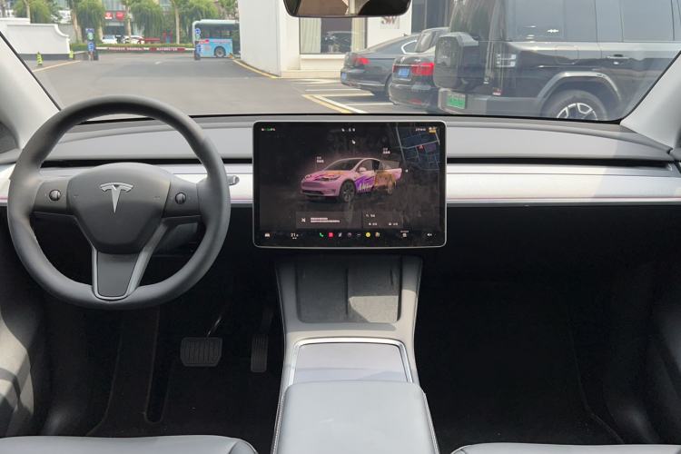 Used Tesla Model Y 2024 Long-Range All-Wheel-Drive Version Center Console
