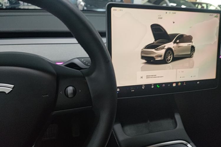 Used Tesla Model Y 2024 Rear-Wheel-Drive Version Center Console