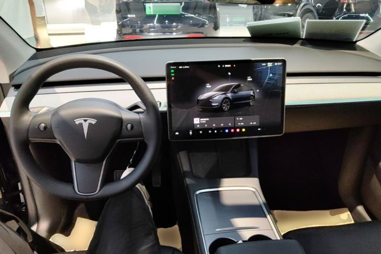 Used Tesla Model Y 2024 Rear-Wheel-Drive Version Center Console
