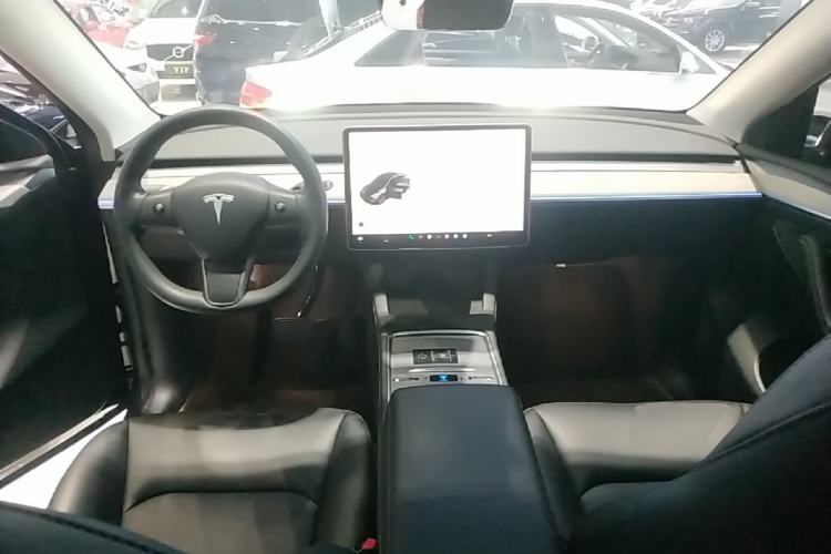 Used Tesla Model Y 2024 Rear-Wheel-Drive Version Center Console