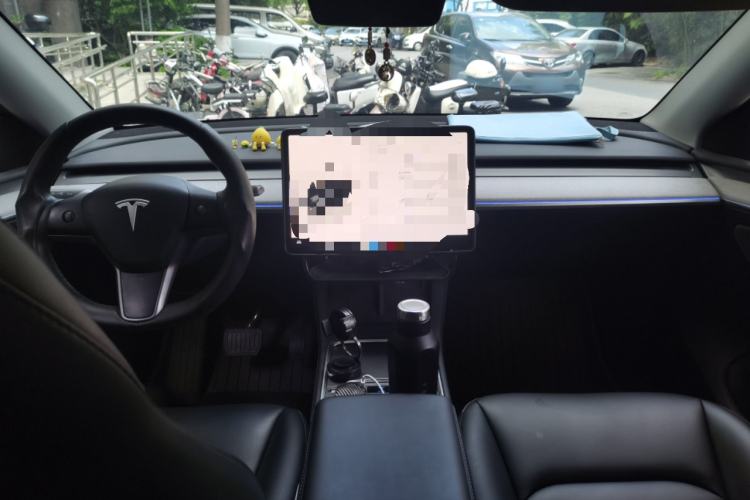 Used Tesla Model Y 2024 Rear-Wheel-Drive Version Center Console
