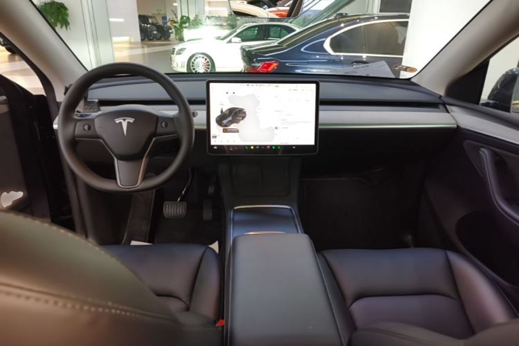 Used Tesla Model Y 2024 Rear-Wheel-Drive Version Center Console