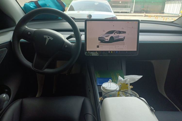 Used Tesla Model Y 2024 Rear-Wheel-Drive Version Center Console