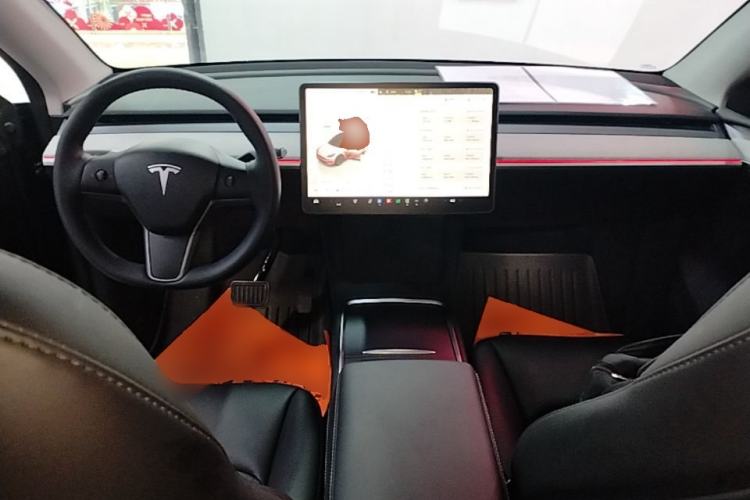 Used Tesla Model Y 2024 Long-Range All-Wheel-Drive Version Center Console