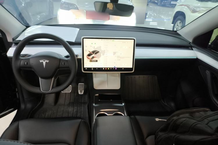 Used Tesla Model Y 2024 Rear-Wheel-Drive Version Center Console