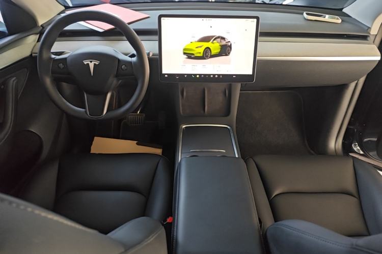 Used Tesla Model Y 2024 Long-Range All-Wheel-Drive Version Center Console