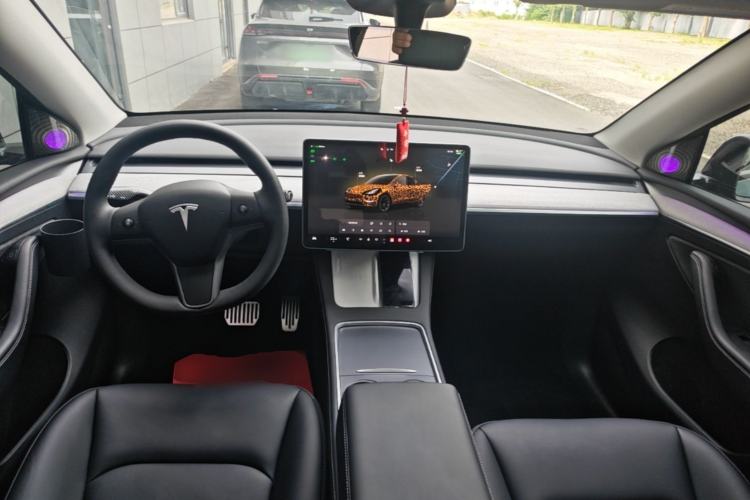 Used Tesla Model Y 2024 Rear-Wheel-Drive Version Center Console