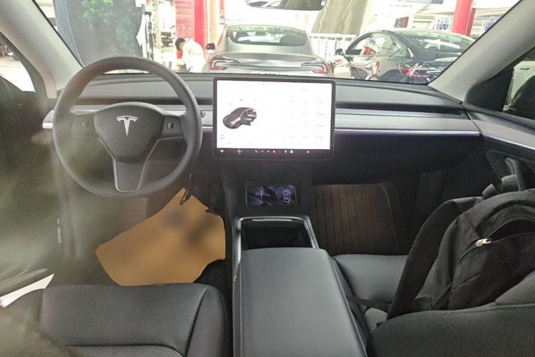 Used Tesla Model Y 2024 Rear-Wheel-Drive Version Center Console