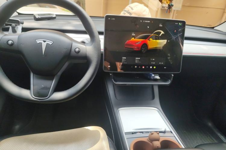 Used Tesla Model Y 2024 Rear-Wheel-Drive Version Center Console