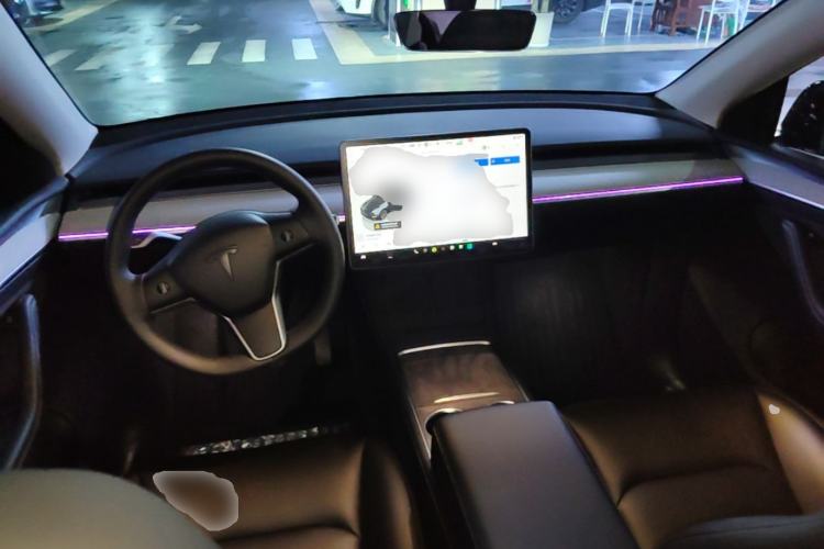 Used Tesla Model Y 2024 Long-Range All-Wheel-Drive Version Center Console