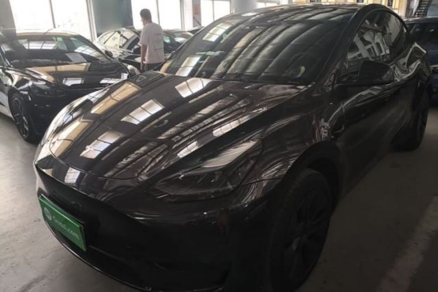 Ojetý Tesla Model Y 2024 Rear-Wheel-Drive Version