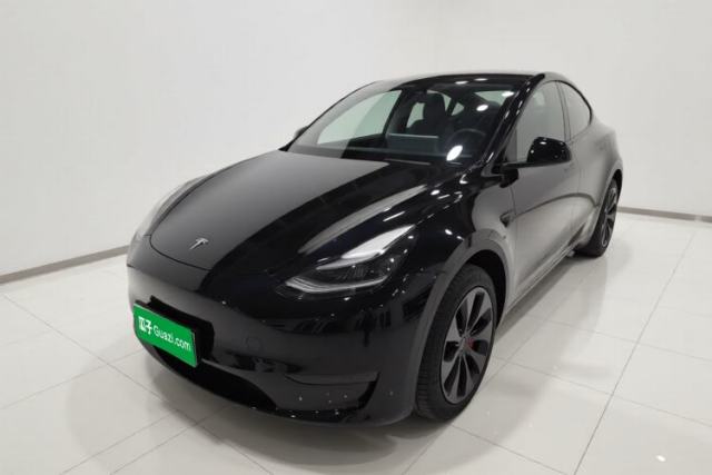 Ojetý Tesla Model Y 2024 Rear-Wheel-Drive Version