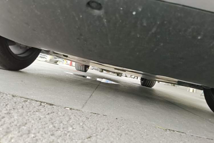 Used Tesla Model Y 2024 Long-Range All-Wheel-Drive Version Chassis Front