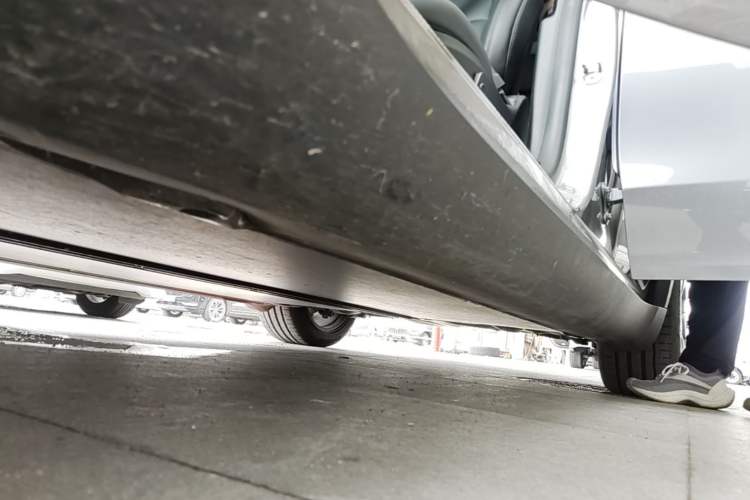 Used Tesla Model Y 2024 Long-Range All-Wheel-Drive Version Chassis Front Left