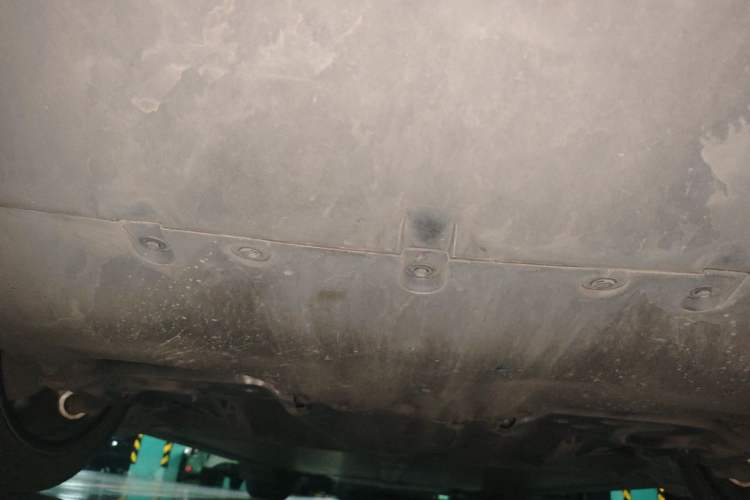 Used Tesla Model Y 2024 Long-Range All-Wheel-Drive Version Chassis Rear
