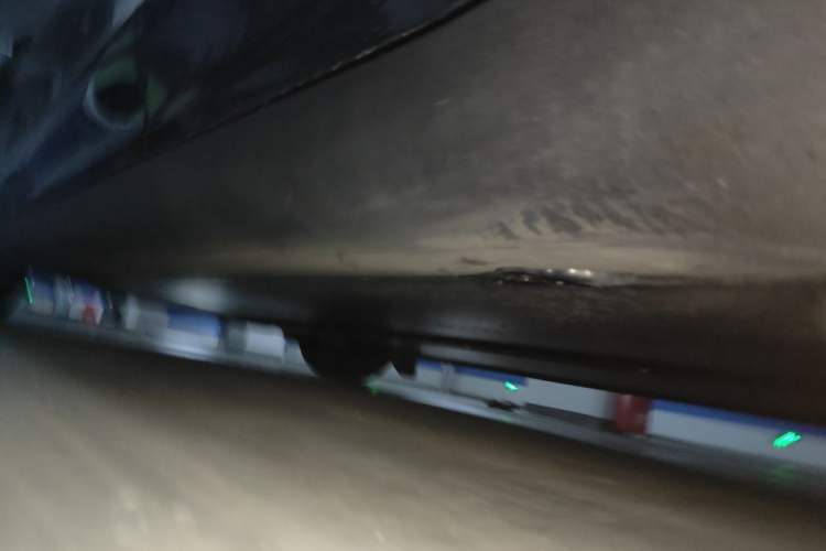 Used Tesla Model Y 2024 Long-Range All-Wheel-Drive Version Chassis Rear Left