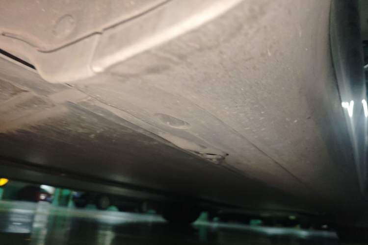 Used Tesla Model Y 2024 Long-Range All-Wheel-Drive Version Chassis Rear Right
