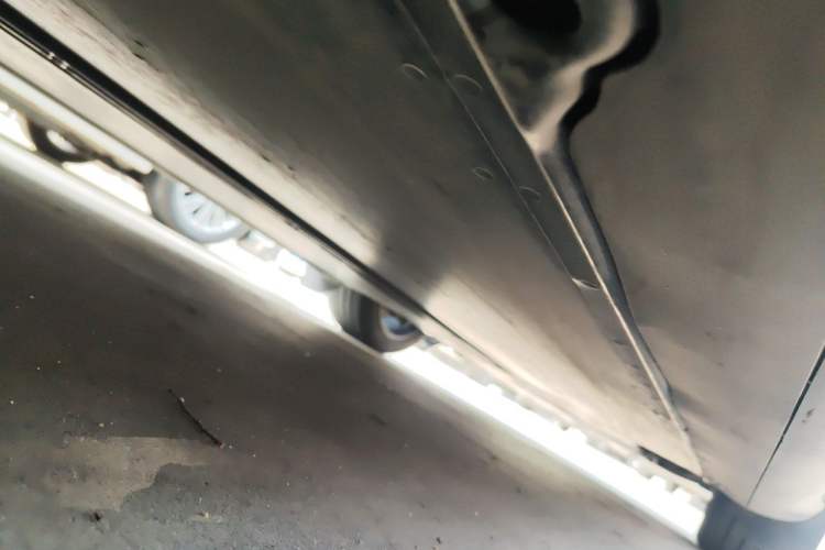 Used Tesla Model Y 2024 Long-Range All-Wheel-Drive Version Chassis Rear Right