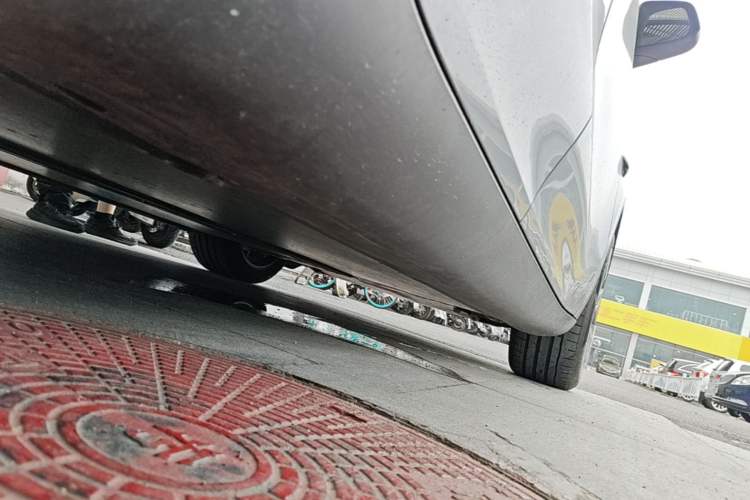 Used Tesla Model Y 2024 Long-Range All-Wheel-Drive Version Chassis Rear Right