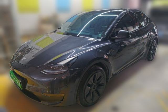 Tesla Model Y 2024 Long-Range All-Wheel-Drive Version مستعملة