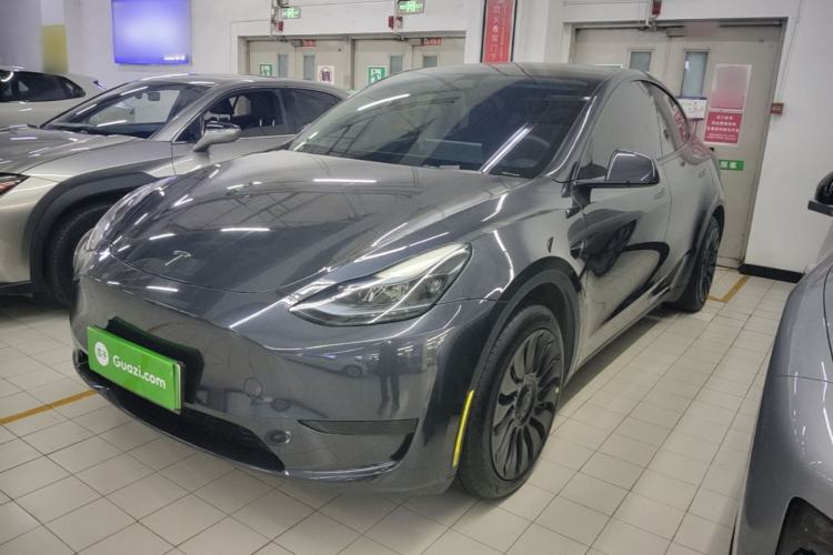 Tesla Model Y 2024 Rear-Wheel-Drive Version