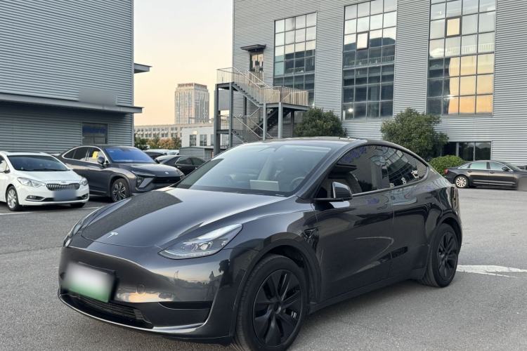 Tesla Model Y 2024 Rear-Wheel-Drive Version