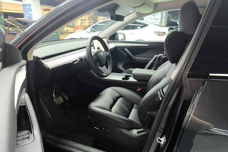 Used Tesla Model Y 2024 Rear-Wheel-Drive Version Driver Seat