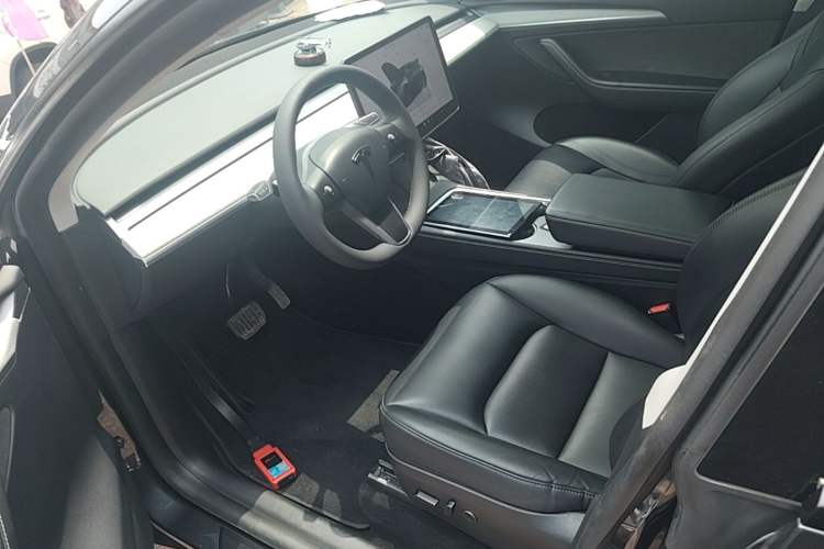 Used Tesla Model Y 2024 Rear-Wheel-Drive Version Driver Seat