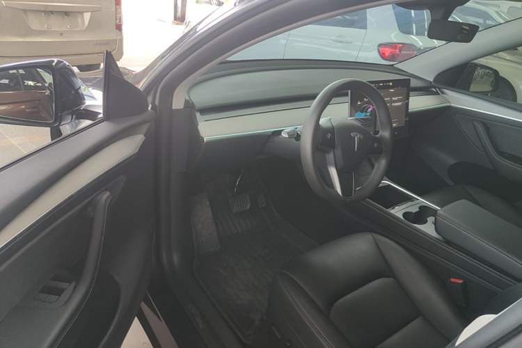 Used Tesla Model Y 2024 Rear-Wheel-Drive Version Driver Seat