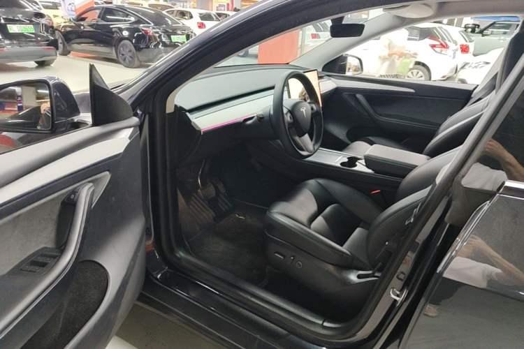 Used Tesla Model Y 2024 Rear-Wheel-Drive Version Driver Seat
