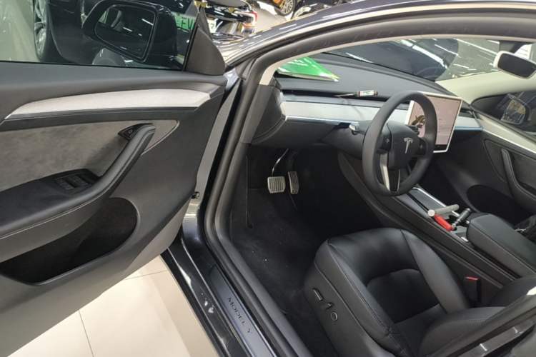 Used Tesla Model Y 2024 Rear-Wheel-Drive Version Driver Seat