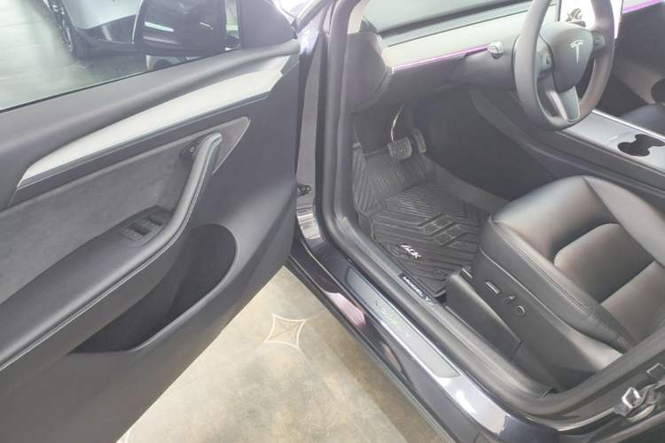 Used Tesla Model Y 2024 Rear-Wheel-Drive Version Driver Seat