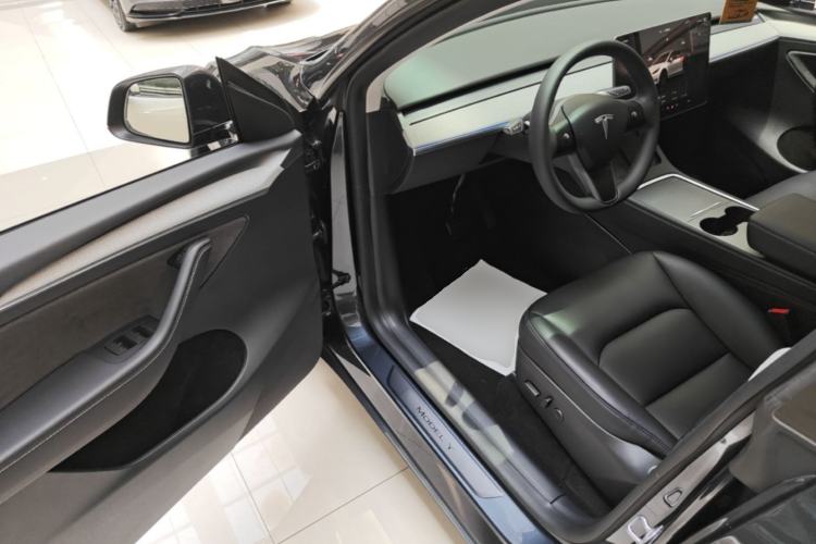 Used Tesla Model Y 2024 Rear-Wheel-Drive Version Driver Seat