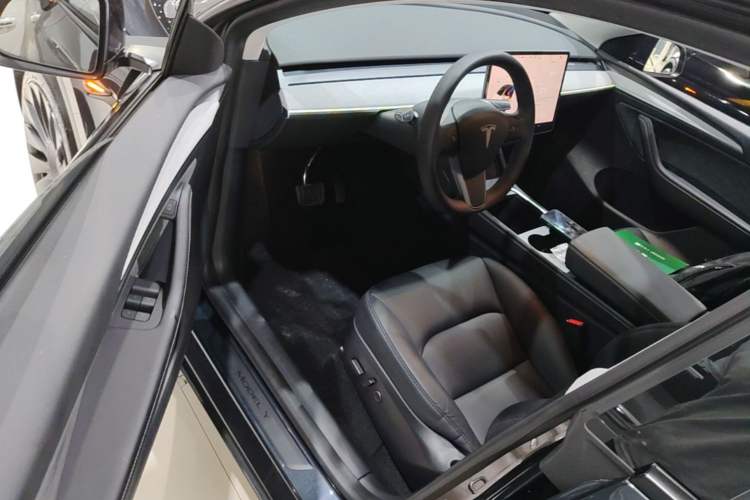 Used Tesla Model Y 2024 Rear-Wheel-Drive Version Driver Seat