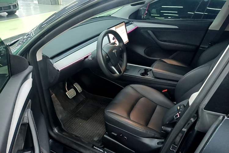 Used Tesla Model Y 2024 Rear-Wheel-Drive Version Driver Seat