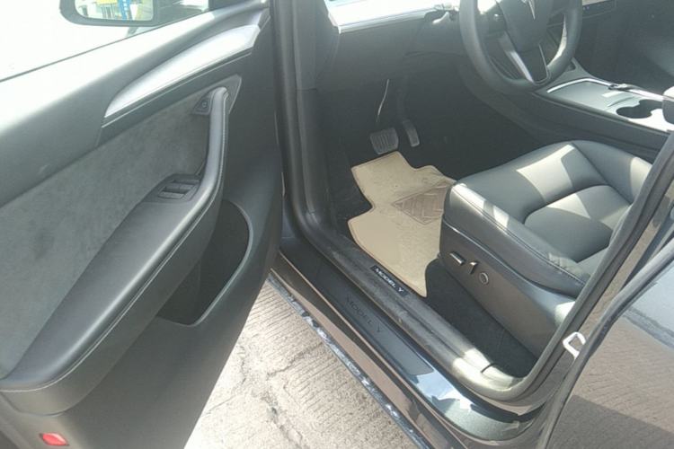 Used Tesla Model Y 2024 Rear-Wheel-Drive Version Driver Seat