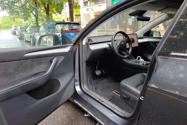 Used Tesla Model Y 2024 Rear-Wheel-Drive Version Driver Seat