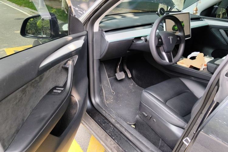 Used Tesla Model Y 2024 Long-Range All-Wheel-Drive Version Driver Seat